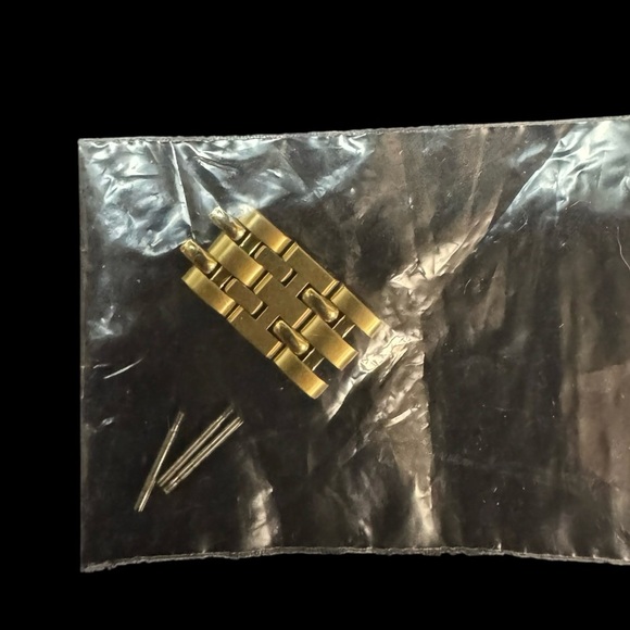 Raymond Weil Rectangular Tango Watch 18k Gold Plated Barely Used - Picture 7 of 7